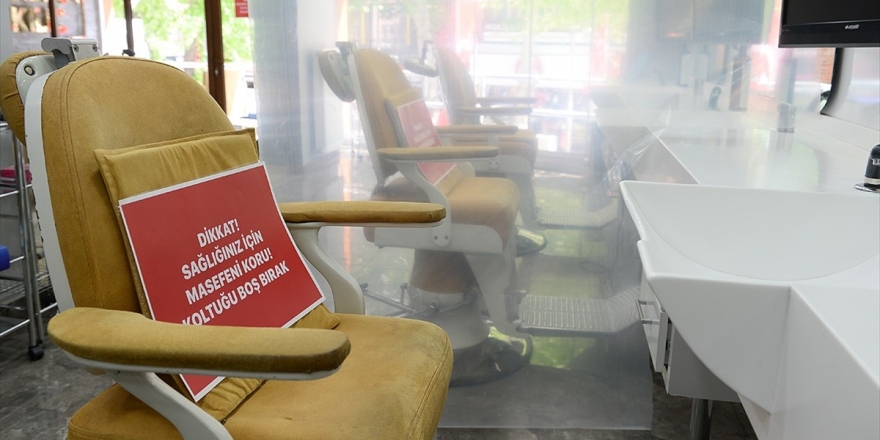 Sağlık Bakanlığından Berber, Kuaför Ve Güzellik Salonlarına İlişkin Tedbirleri İçeren Rehber