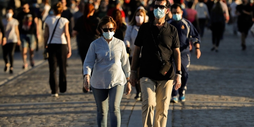 İspanya'da Kovid-19'dan Şimdiye Kadar 26 Bin 299 Kişi Öldü