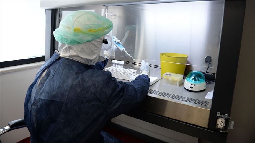 Bir futbolcu ve bir  çalışanın koronavirüs testi pozitif çıktı