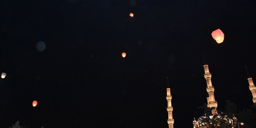 Dilek Fenerleri Anneler İçin Uçuruldu