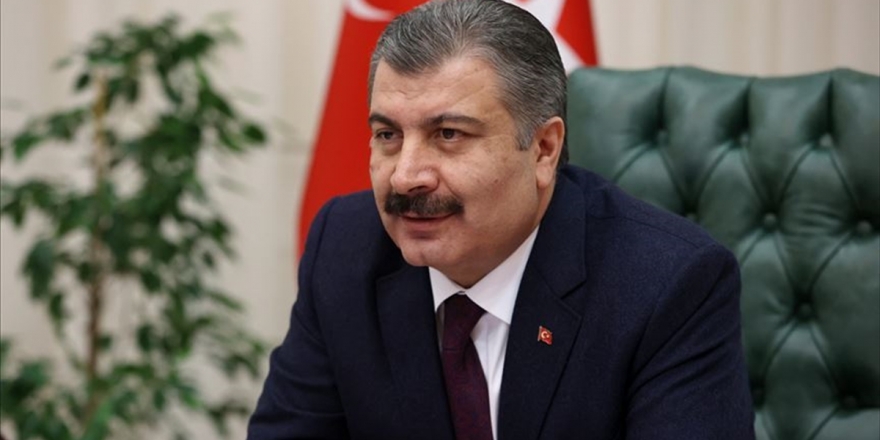 Sağlık Bakanı Koca'dan 'Sosyal Mesafeli Bank' Paylaşımı