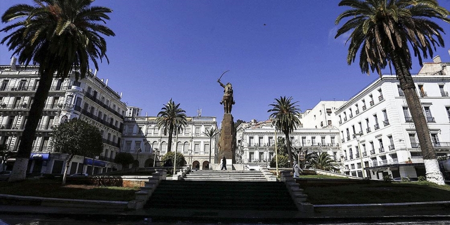 Cezayir'de Kovid-19 Nedeniyle Eğitim Öğretim Yılı Sonlandırıldı