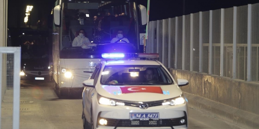 Fildişi Sahilleri İle Liberya'daki Türk Vatandaşları Thy Uçağıyla İstanbul'a Getirildi