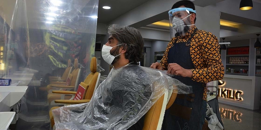 Berber, Kuaför Ve Güzellik Salonları Yeniden Faaliyete Geçti