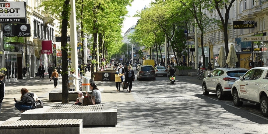 Avrupa'nın Birçok Ülkesinde Kovid-19 Vakalarının Artış Hızı Düşüyor