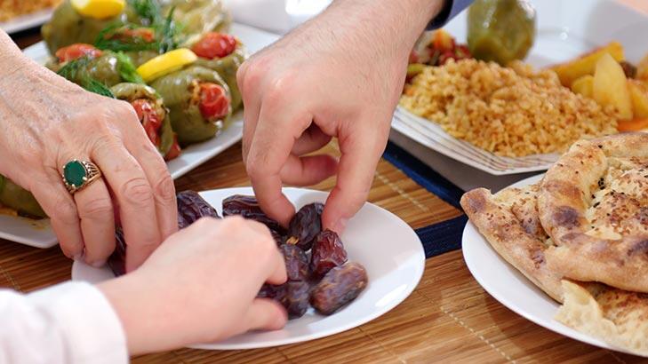 İftarda bir araya gelen iki aileden 5 kişi koronavirüse yakalandı