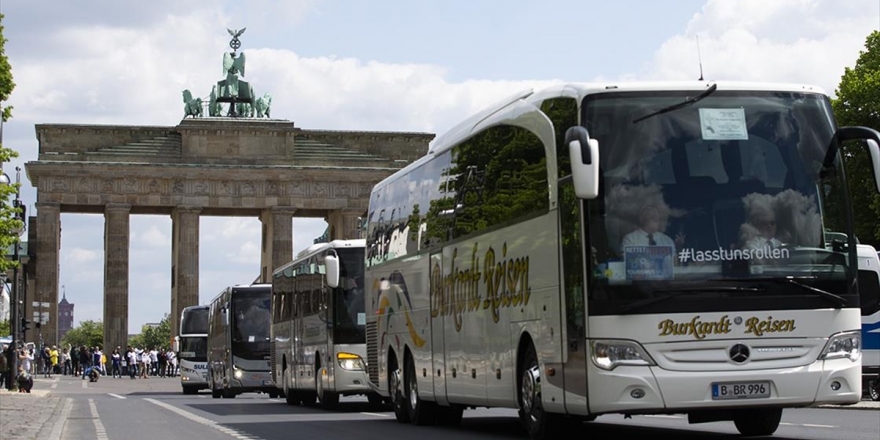 Almanya, AB Ülkelerinden Gelenlere Karantina Uygulamasını Kaldırıyor