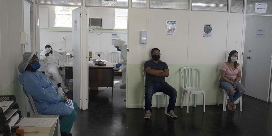 Brezilya'da Kovid-19 Nedeniyle Ölenlerin Sayısı 15 Bin 662'ye Yükseldi