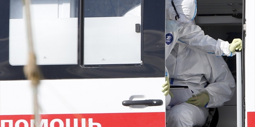 Rusya'da Kovid-19 Vaka Sayısı 281 Bini Geçti