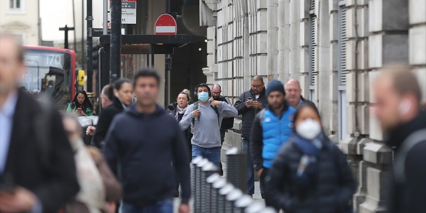 İngiltere'de Kovid-19 Belirtileri Arasına Tat Ve Koku Alma Kaybı Da Eklendi