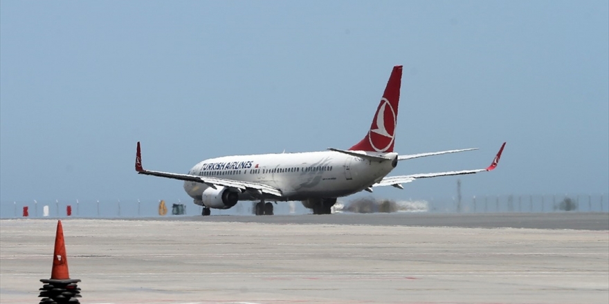 THY'nin 9 Milyon Sembolik Yolculu 19 Mayıs Özel Uçuşu Samsun'da Tamamlandı