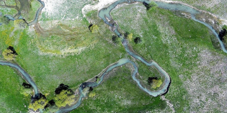 'Akdeniz'in Sibiryası'ndaki Menderesler Görsel Şölen Sunuyor