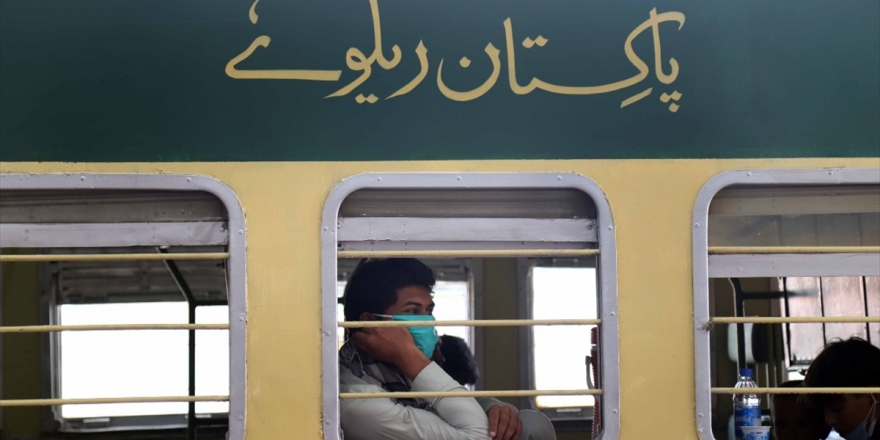 Pakistan'da Kovid-19'dan Ölenlerin Sayısı 1000'i Geçti