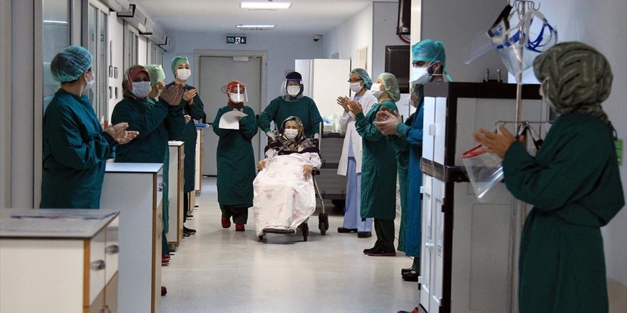 Türkiye'de Kovid-19'dan İyileşen Hasta Sayısı 114 Bin 990'a Ulaştı