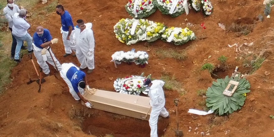 Brezilya'da Kovid-19 Nedeniyle Ölenlerin Sayısı 22 Bin 666'ya Yükseldi