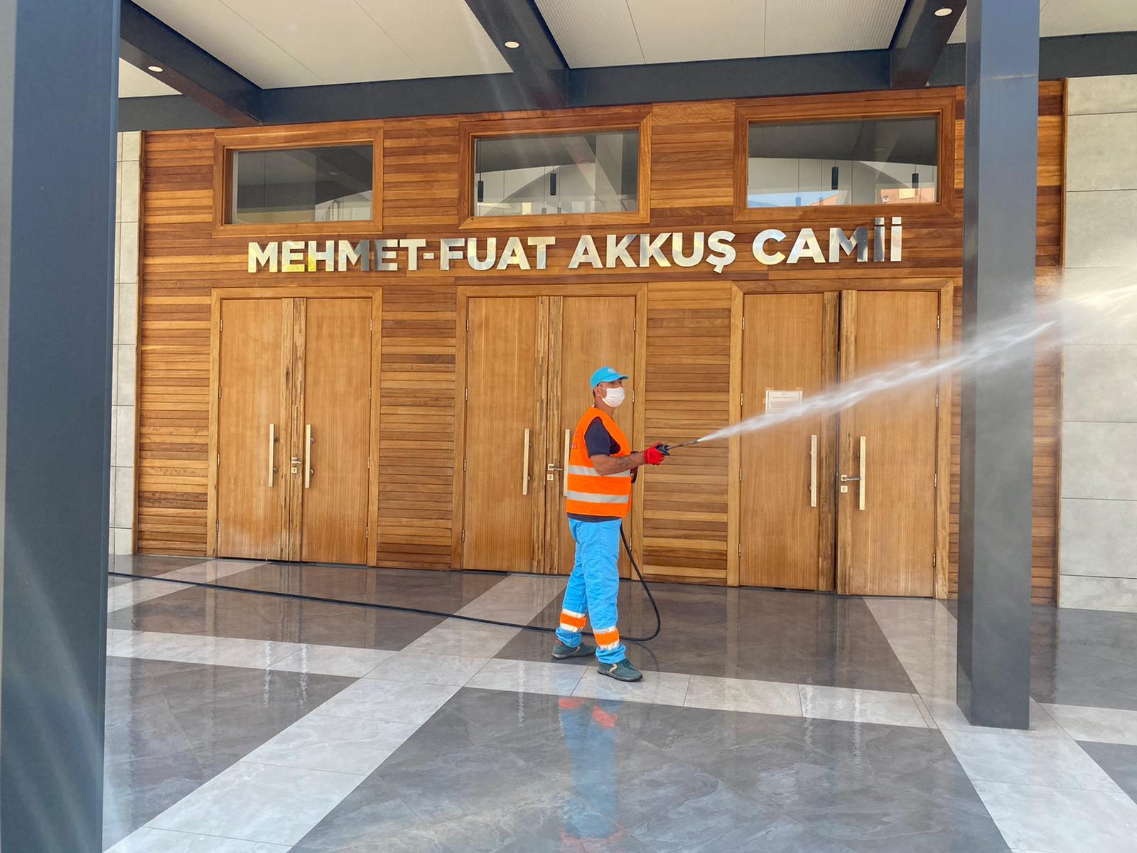 KUŞADASI’NDA CAMİLER İBADETE HAZIR