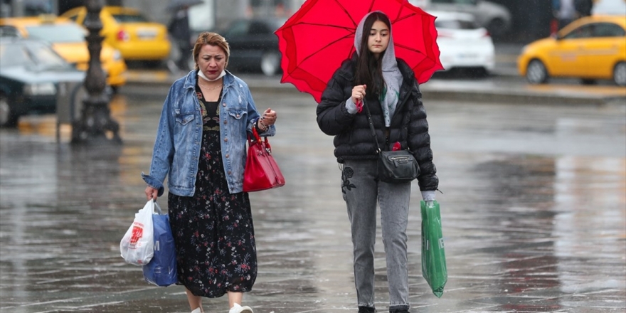 Türkiye'de Son 24 Saatte 1141 Kişiye Kovid-19 Tanısı Kondu