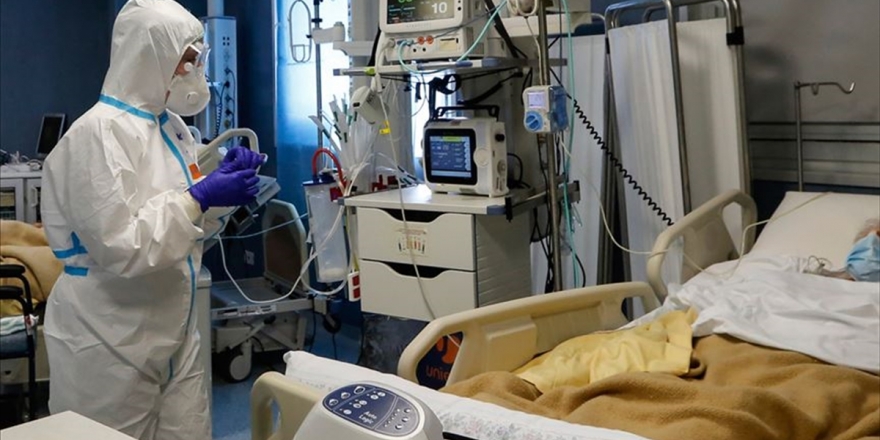 İtalya'da Kovid-19'dan Ölenlerin Sayısı 34 Bin 405'e Yükseldi