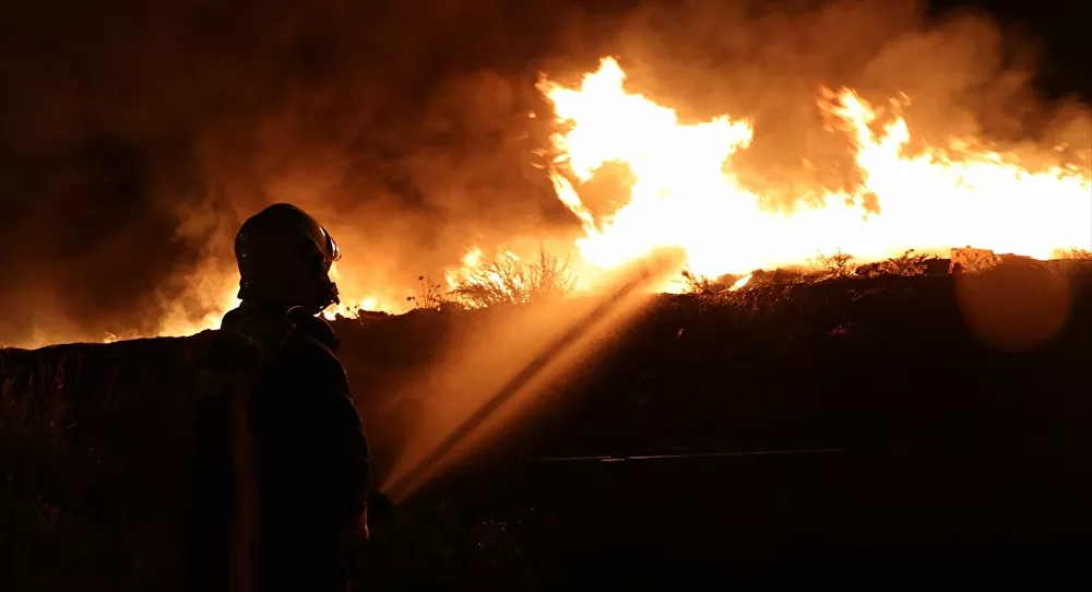Yıldırım düştü, 300 dönüm ekili arazi kül oldu
