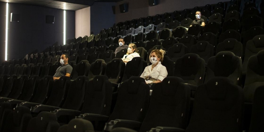 Türkiye Genelindeki 2 Bin 400 Sinema Salonundan Çok Azı Bugün Kapılarını Açtı
