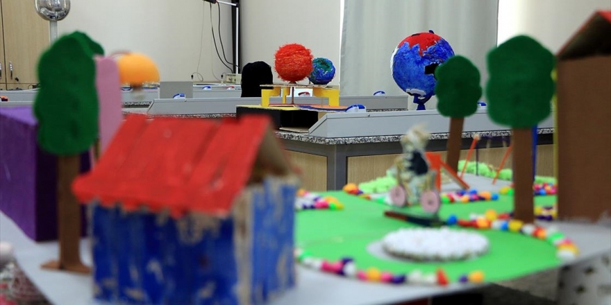 Görme Engelli Öğrenciler, Fen Derslerini Dokunarak Öğrenecek