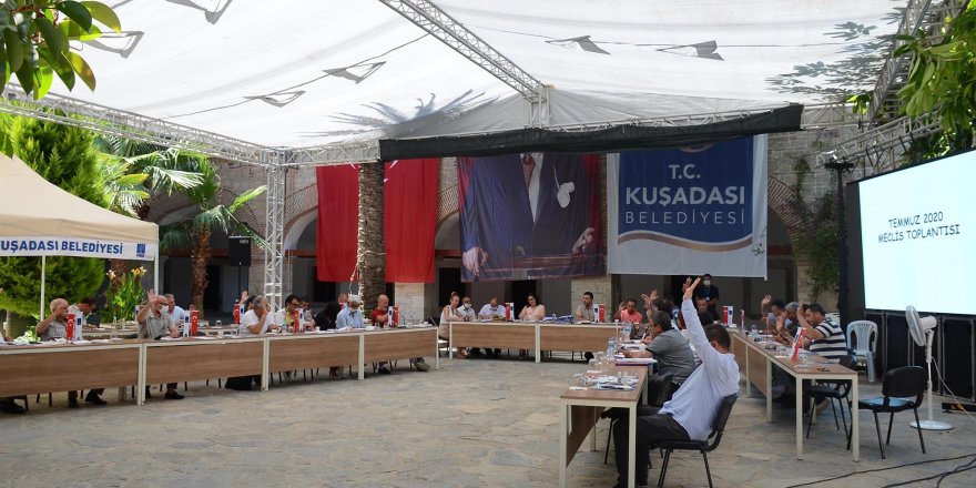 KUŞADASI BELEDİYESİ’NDEN ESNAFA “PANDEMİ DESTEĞİ”