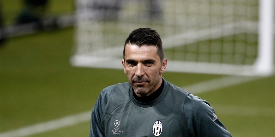Buffon, Serie A'da En Fazla Forma Giyen Oyuncu Oldu