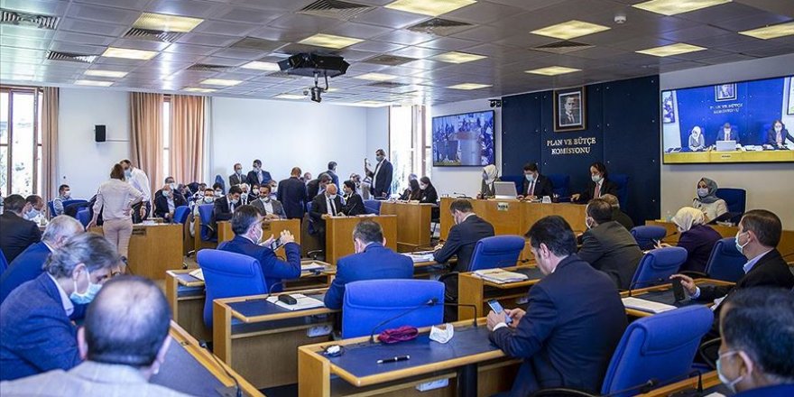 TBMM Adalet Komisyonunda barolara ilişkin kanun teklifinin görüşmeleri sürüyor