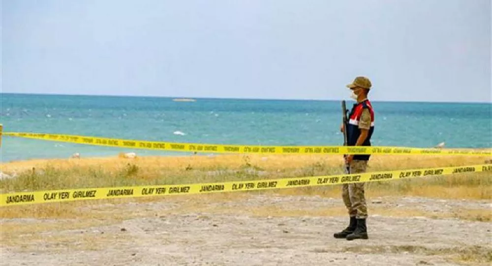 Van'da kaybolan tekneye ilişkin yapılan arama çalışmalarında 2 kişinin daha cansız bedeni bulundu