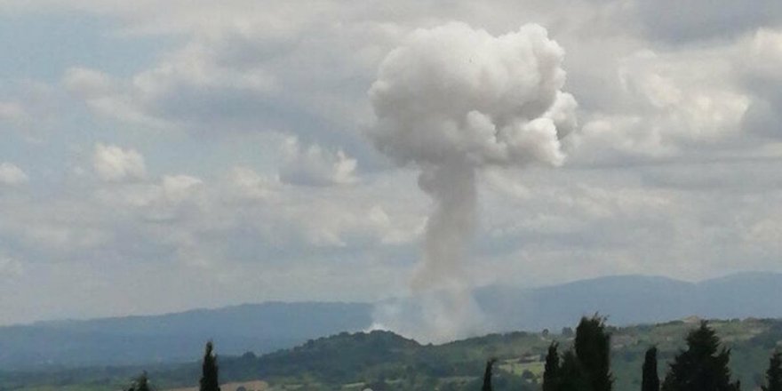 Sakarya'da havai fişek taşıyan kamyonda patlama: 3 jandarma hayatını kaybetti, 12 kişi yaralandı