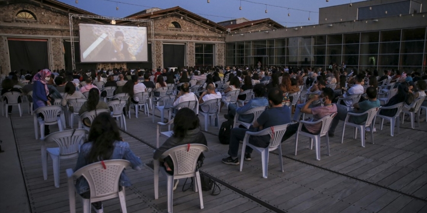 CerModern Açık Hava Sahnesini Sanatçılara Ücretsiz Açıyor