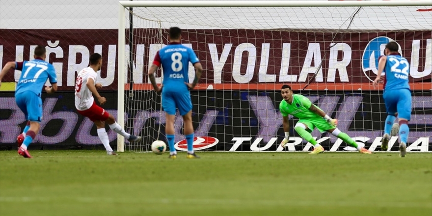 Trabzonspor Sahasında Yara Aldı