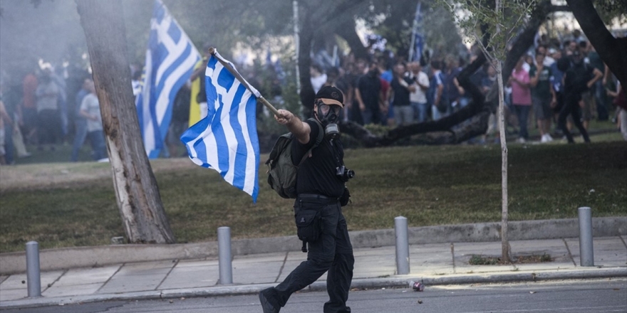 Yunanistan'da Gösterilere Sınırlama Geliyor