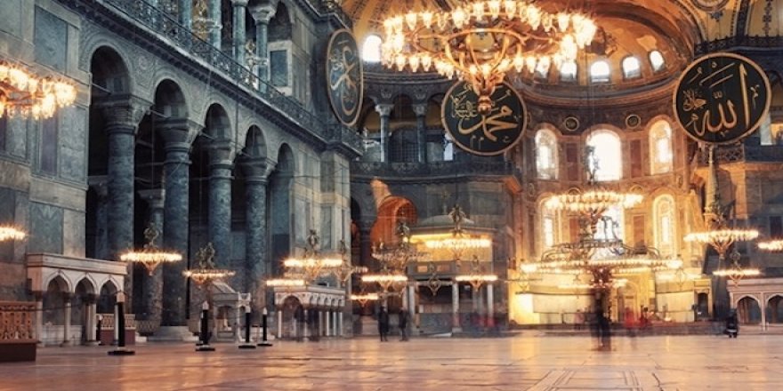 Ayasofya’da namaz sırasında freskler kapatılacak; turistlere güzergah çizilecek