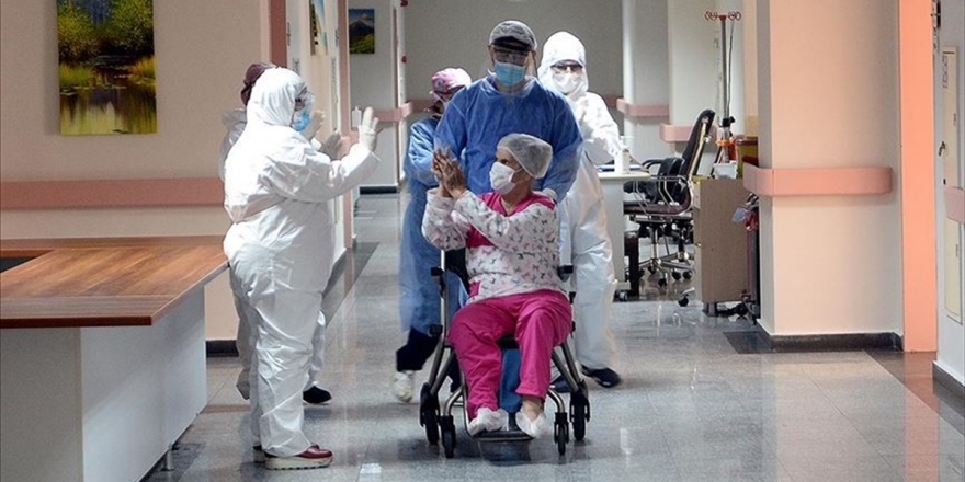 Türkiye'de Kovid-19 Tedavisi Tamamlananların Sayısı 193 Bin 217 Oldu