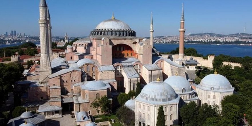 Ayasofya'daki fresklerle ilgili kritik soru cevap buldu