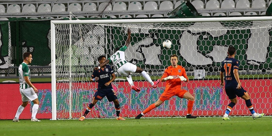 Lider Başakşehir Konya'da Yara Aldı