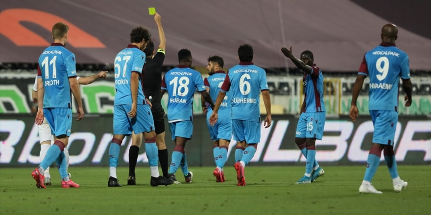 Trabzonspor, Yukatel Denizlispor Deplasmanında Yenilmezlik Serilerini Bıraktı