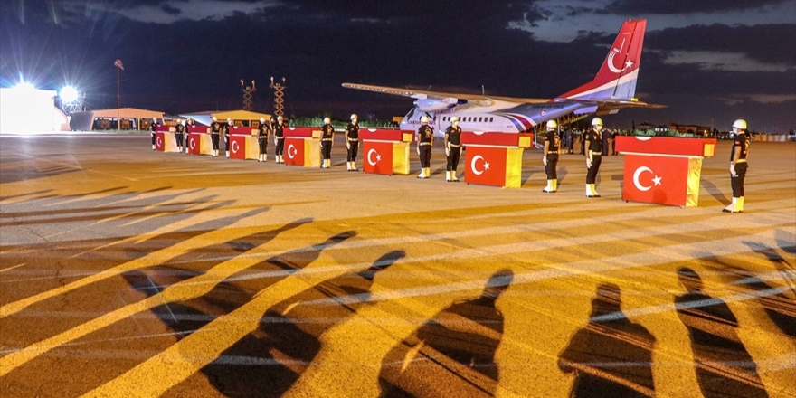 Van'da Düşen Keşif Uçağında Şehit Olan Polis Memurları Törenle Memleketlerine Uğurlandı