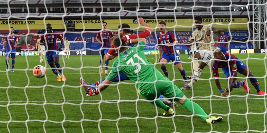 Manchester United, UEFA Şampiyonlar Ligi'ne Katılma Şansını Sürdürdü
