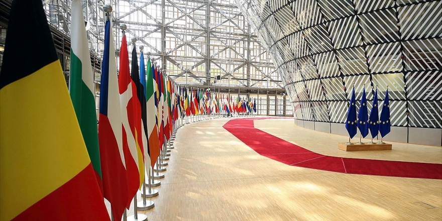 AB Liderleri Kurtarma Programı Ve Bütçeyi Müzakere Ediyor