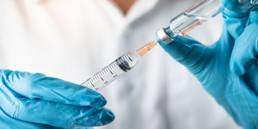 İngiltere'de insanda ilk denemeleri başarılı olan Kovid-19 aşısında "yeni aşamaya" geçildi