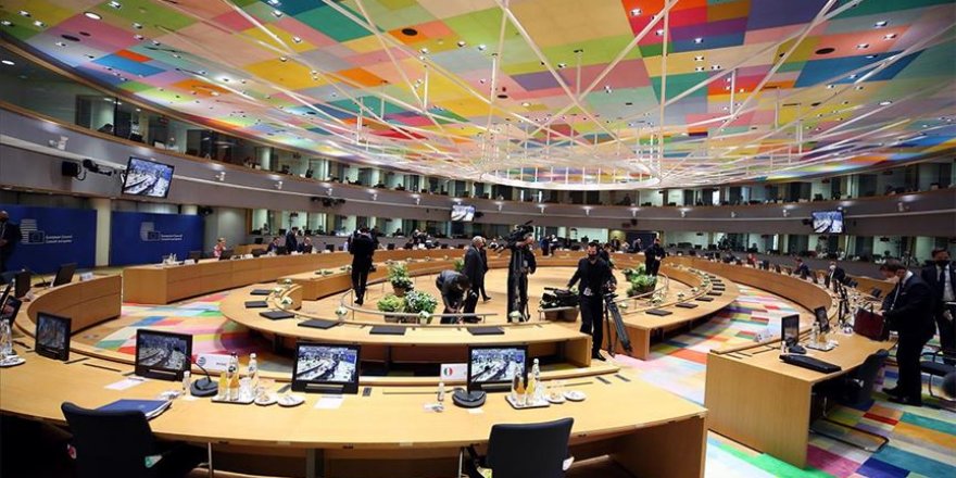 AB Zirvesi'ne ülkeler arasındaki anlaşmazlık damgasını vurdu