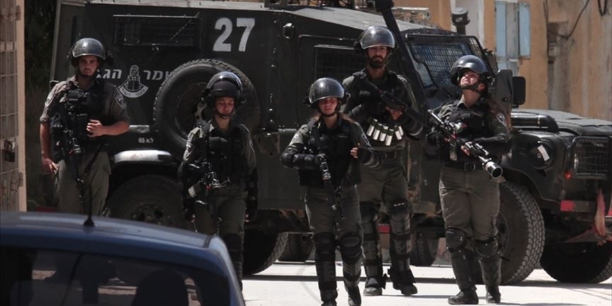 İsrail Güçleri Batı Şeria'da 2 Filistinliyi Yaraladı