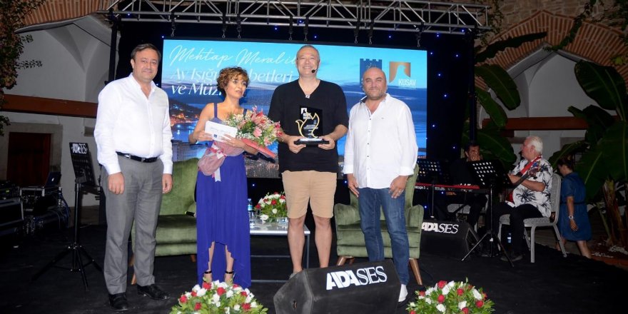 Usta tiyatrocu Levent Üzümcü Kuşadalılar'a unutulmaz bir gece yaşattı