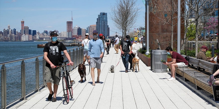 ABD'de Kovid-19 Salgınında Ölenlerin Sayısı 143 Bine Yaklaştı