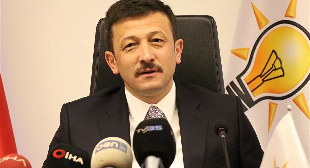 AK Partili Dağ'dan bu kez İzmir Büyükşehir Belediyesi kolonlarının rengine tepki