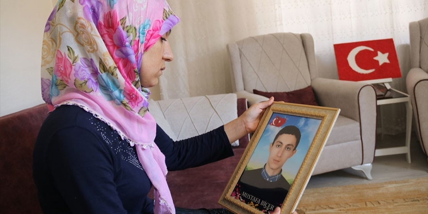 'Diyarbakır Anneleri' Evde De Oturma Eyleminde De Evlatlarının Yolunu Gözlüyor