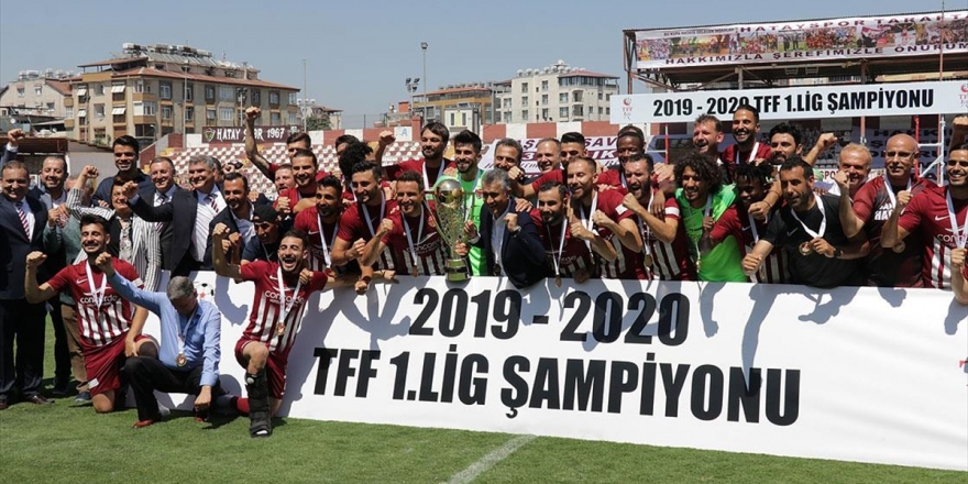 Şampiyon Hatayspor Kupasını Aldı