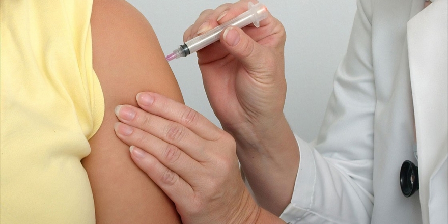 İngiltere'de Klinik Çalışmaları Süren Kovid-19 Aşısının Güvenli Olduğu Açıklandı